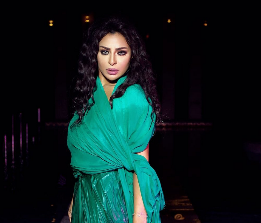 بالصور والفيديو – زوجة زوج هند البلوشي الأولى تعلّق على زواجهما... والفنانة تردّ