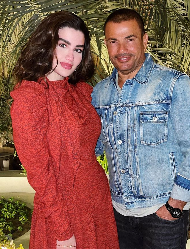 بالصور – ساعة عمرو دياب الماسية 