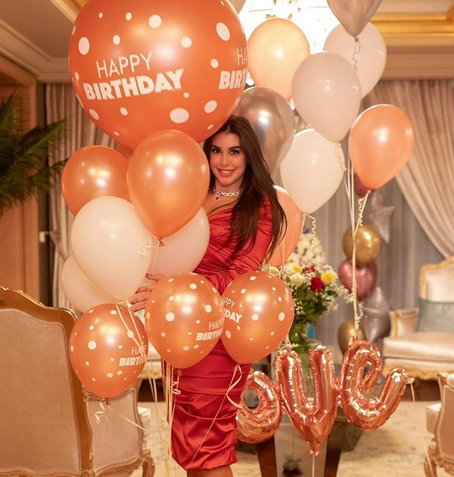 بالصور – هجوم على ياسمين صبري بسبب استعراضها هذه الهدية الفاخرة