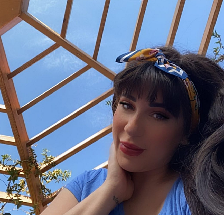 بالصور – أسما شريف منير تجذب الانتباه بهذه الإطلالة الرومانسية مع زوجها