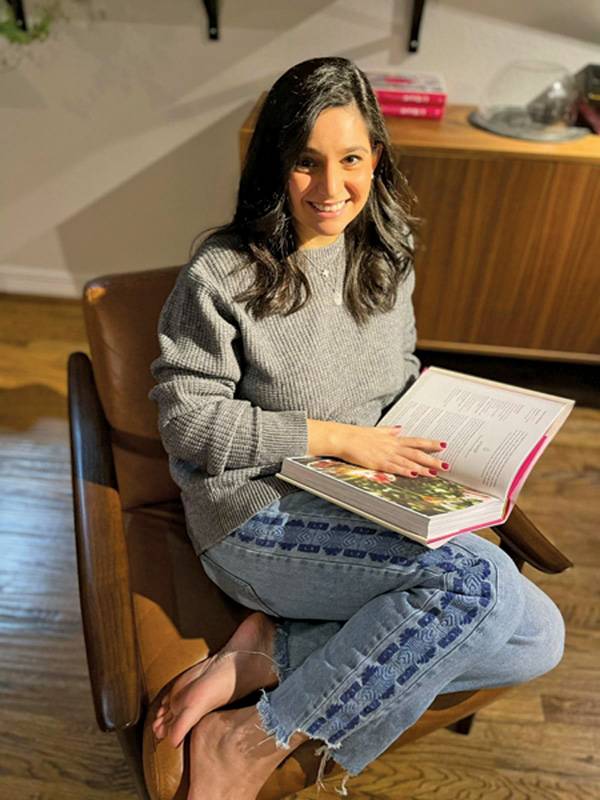 تارا خطّار: كتابي تحيّة للأم اللبنانية التي تجمع عائلتها بحبّ حول مائدة شهيّة