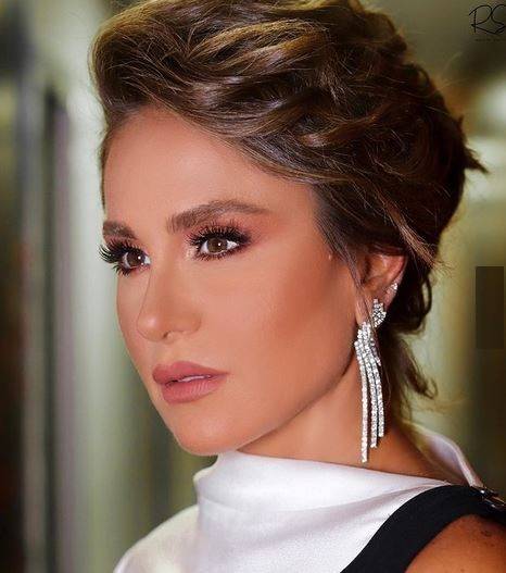 بالفيديو - ديما قندلفت تروي للمرة الأولى معاناتها بسبب تشوّه في وجهها