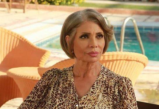 سوسن بدر تفاجئ الجمهور بصورة خلال حملها بابنتها... لم تتغيّر أبداً