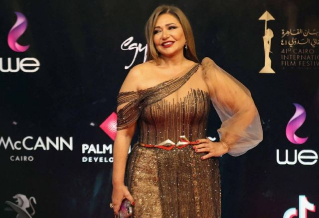 بالفيديو - أول تعليق من ليلى علوي على رقصها مع محمد منير