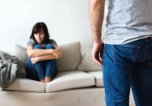 6 علامات تكشف أن شريك حياتك يريد تدمير ثقتك بنفسك