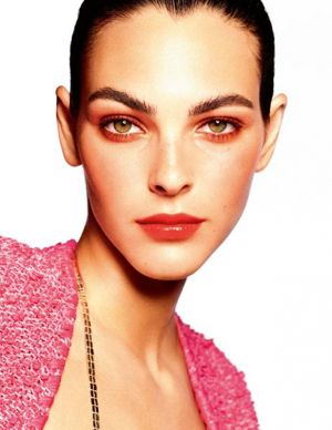 LE FLEURS DE CHANEL... عندما يتفتّح الربيع لدى دار "شانيل"