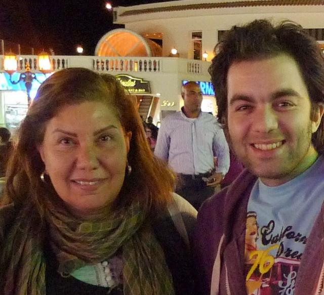 شريف رمزي ووالدته 