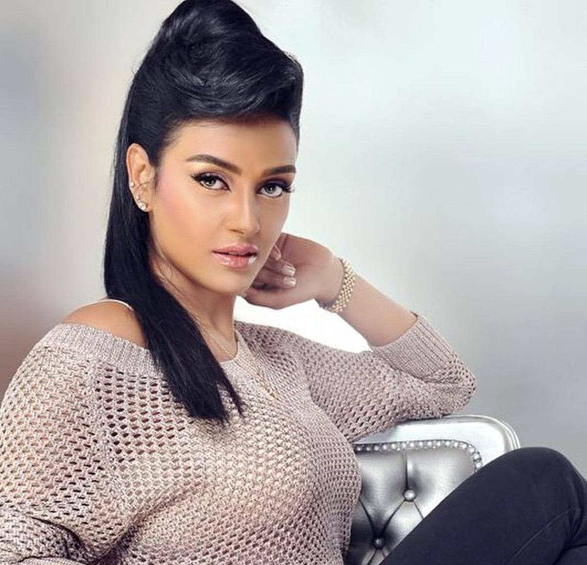 هبة الأباصيري تعلن غرامها لهذا الفنان بفيديو معه