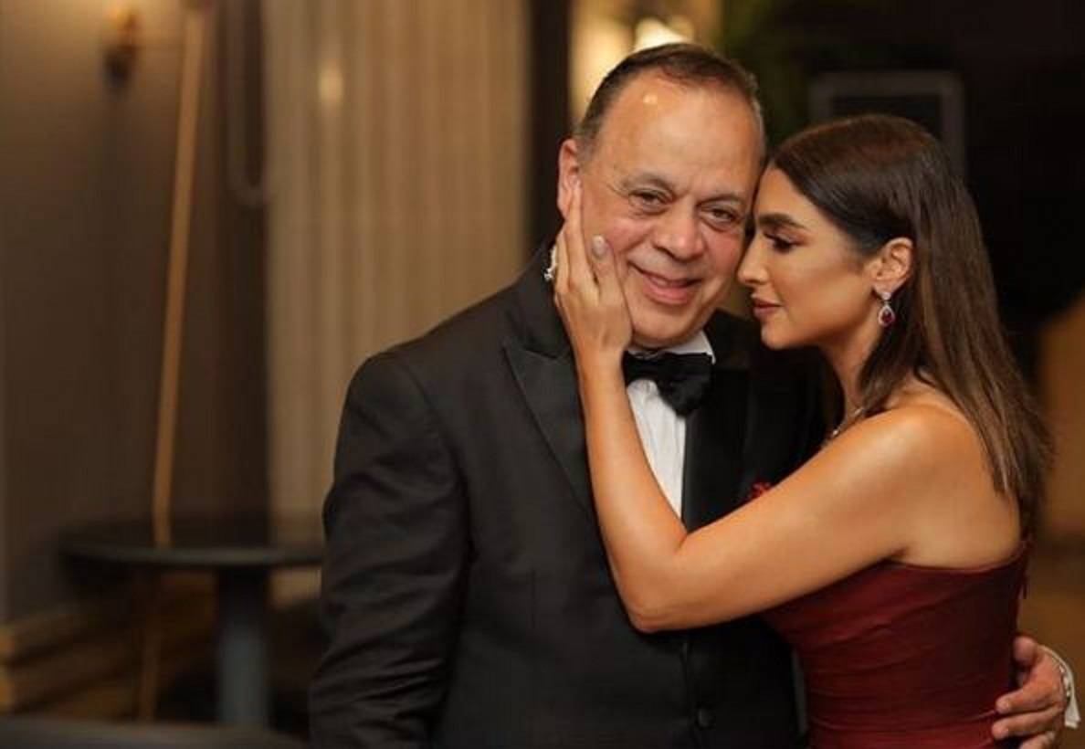 بالفيديو - روجينا تغازل زوجها أشرف زكي برسالة رومانسية