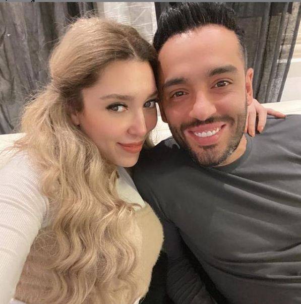 زوجة رامي جمال تغازله بصورة رومانسية: 