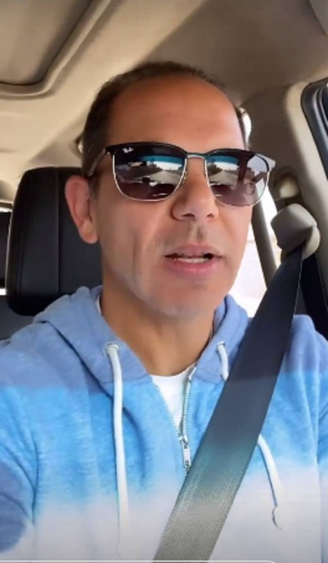 بالفيديو - بعد شائعات غيابه... رامي إمام يطمئن جمهوره