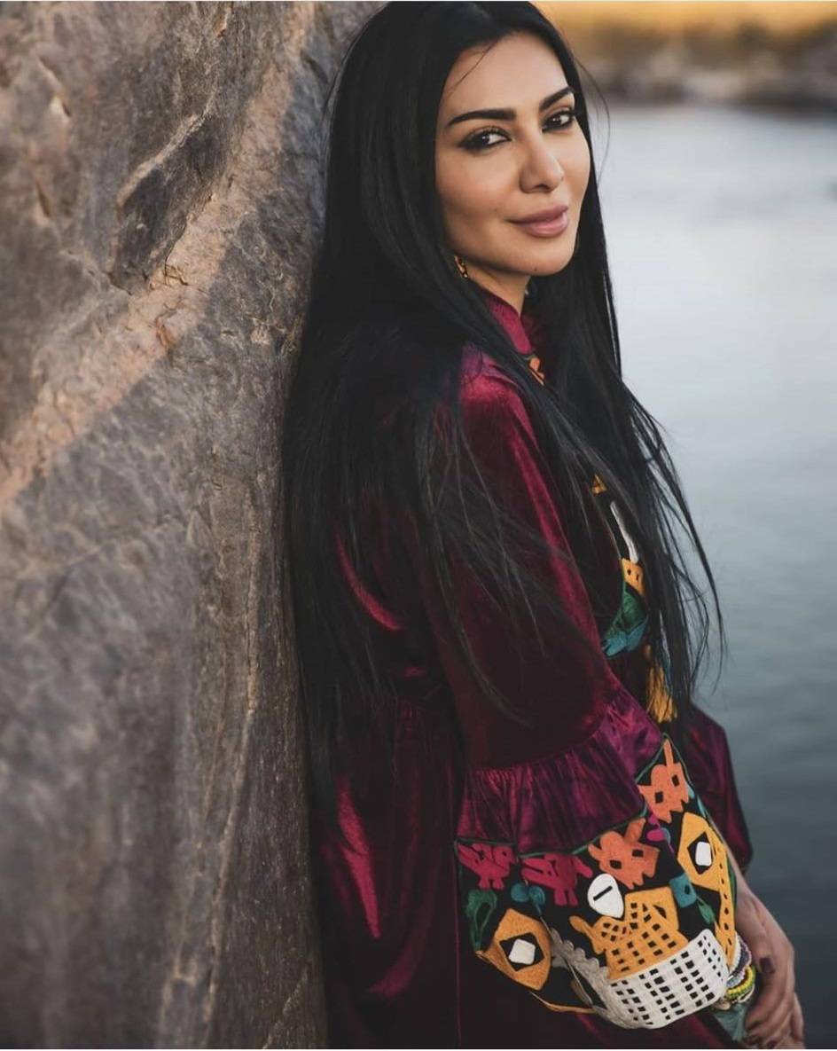 بالفيديو - مريهان حسين ترفض لكشف عن عمرها الحقيقي