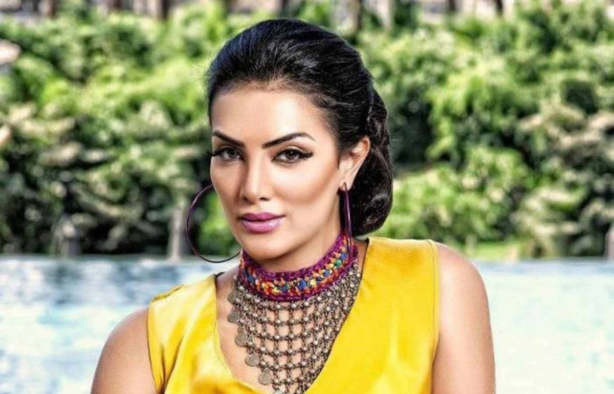 تأجيل عملية حورية فرغلي الأولى لترميم أنفها لهذا السبب