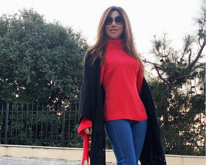 بالصور - استعداداً لموسم الربيع... اختاري قميصك من خزانة نجوى كرم