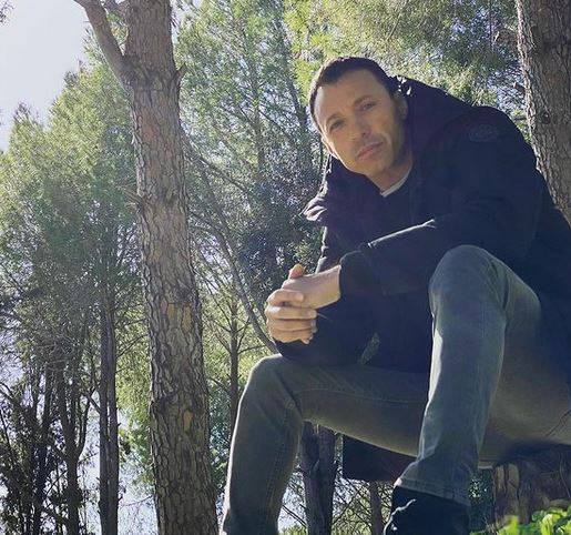 بالفيديو - أحمد فهمي يثير الجدل بوجه مغطى بالدماء