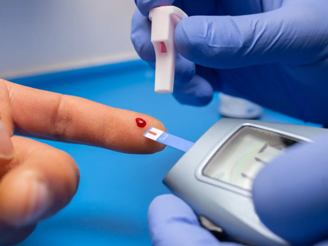 هكذا تكتشفون ارتفاع مستوى السكر في الدم بأنفسكم