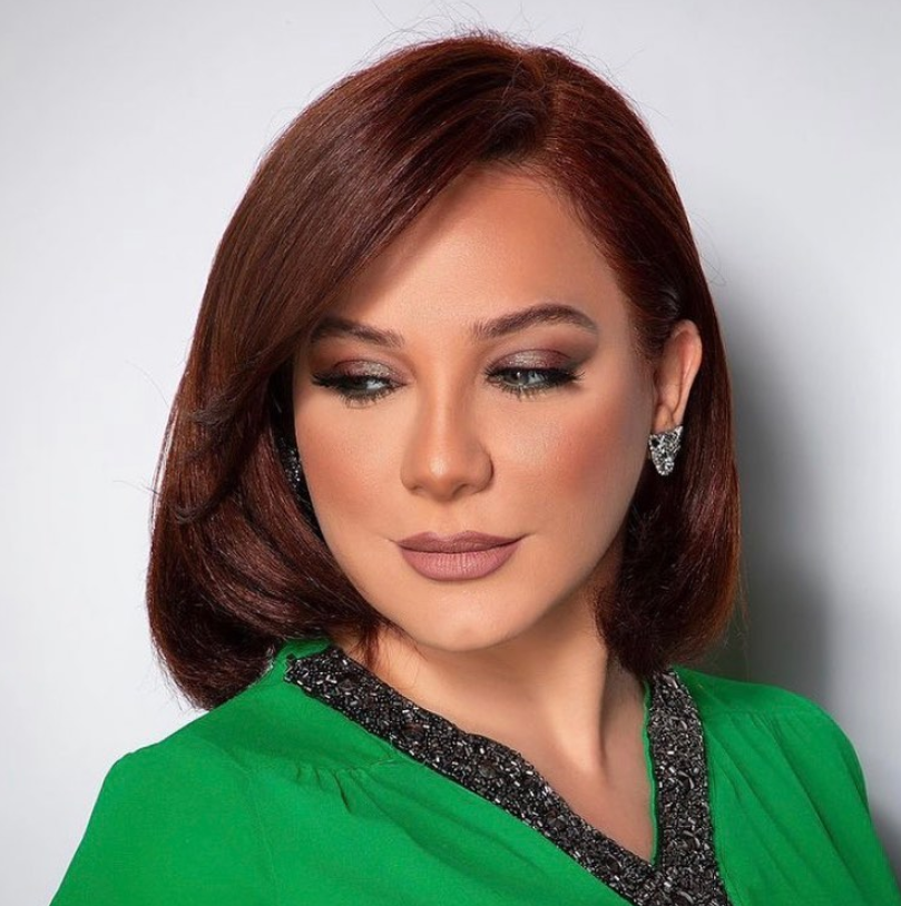 بالصور – الجمهور يعتب على سلاف فواخرجي بسبب فستانها