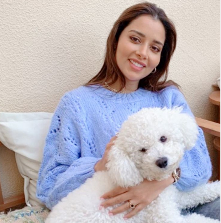 بسبب العزل بلقيس تكشف معاناتها من مرض غريب... ما هي 