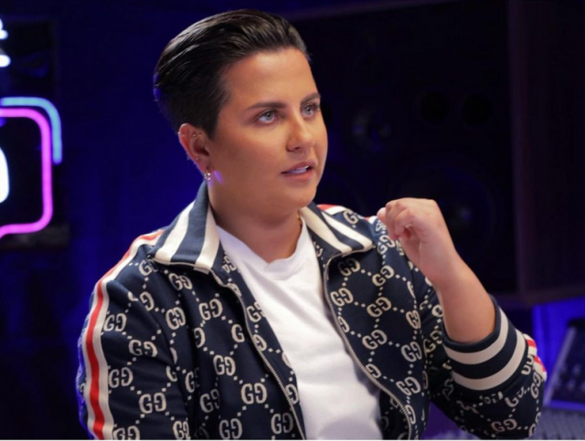 بالصور - أقسى سخرية من شمّة حمدان بتشبيهها بهذا الشخص وبعض الجمهور يدافع عنها