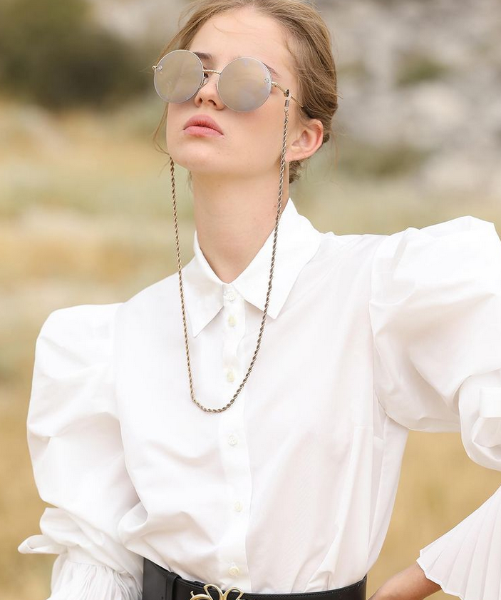 الموضة تستعيد الأكمام المنتفخة من الثمانينيات... هكذا تضيفينها إلى اللوك العصري