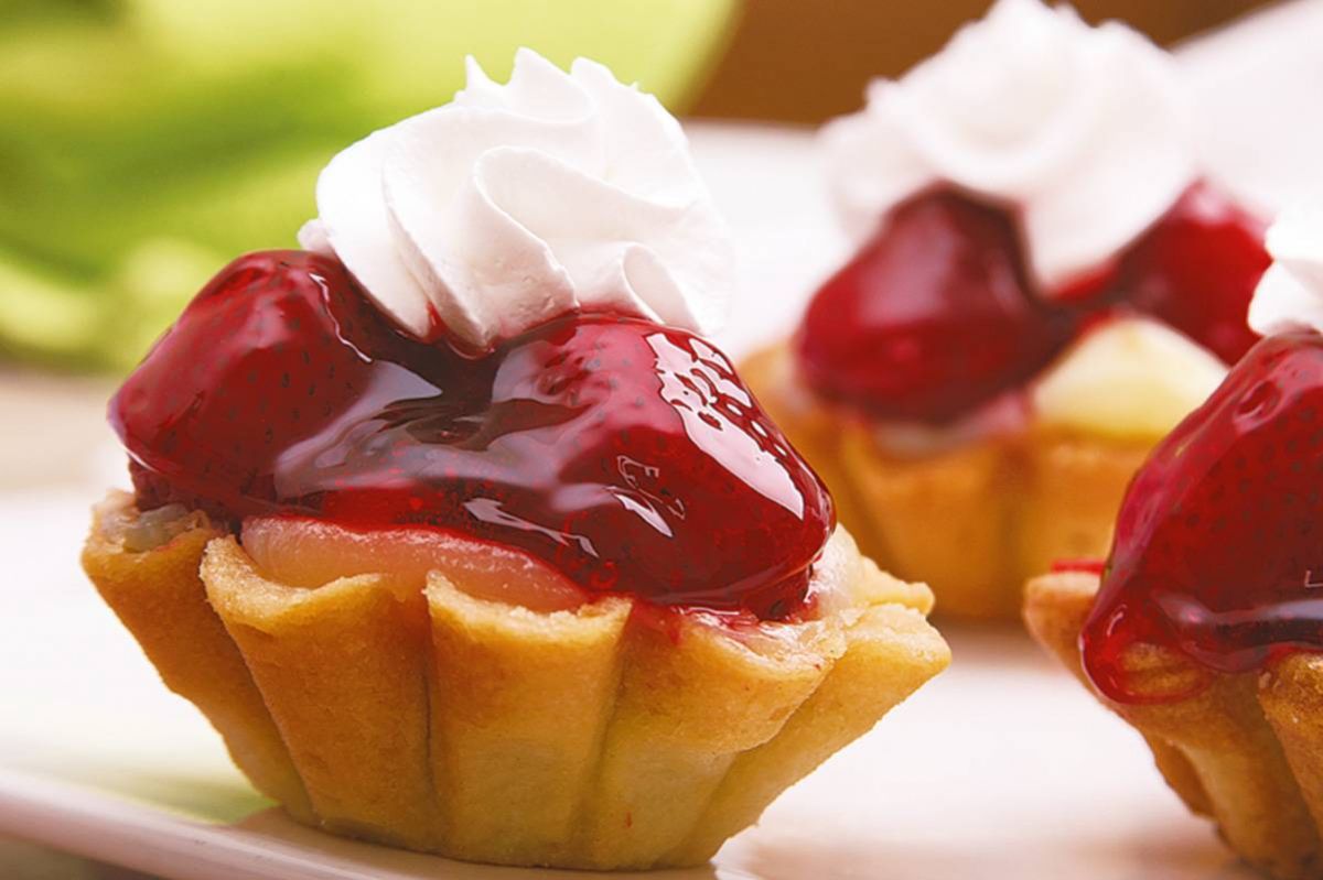 تارت بالفراولة والقشطة