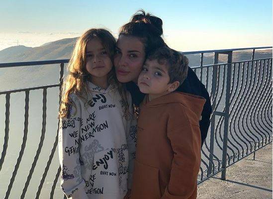 بالصور - هكذا إحتفلت نادين نسيب نجيم بميلادها مع طفليها