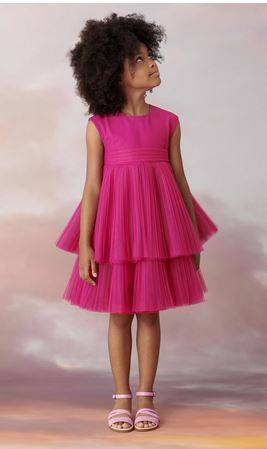 السلام والحبّ والتضامن في مجموعة Baby Dior لربيع وصيف 2021