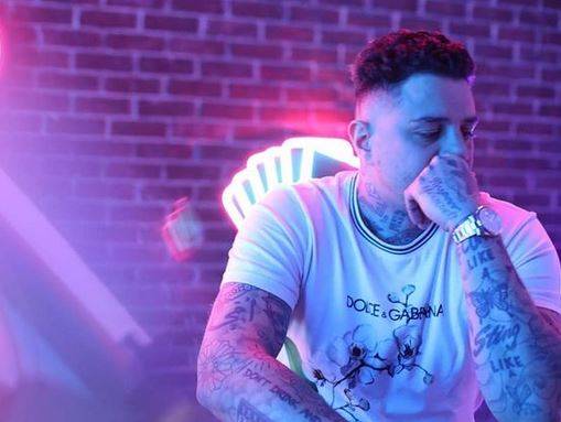 أحمد الفيشاوي يدلي بتصريح جريء عن الإدمان ويكشف سرّ عشقه للوشم