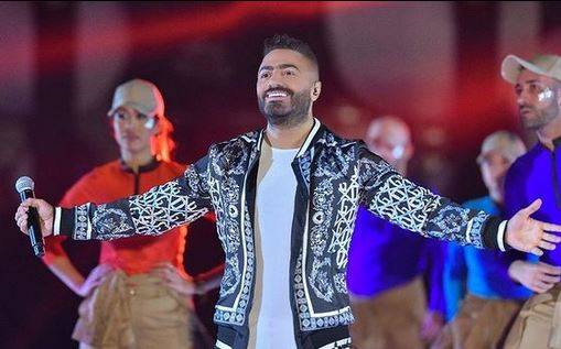 بالفيديو - هكذا ساعد تامر حسني معجبة في استعادة ذاكرتها بعد تعرّضها لحادث أليم