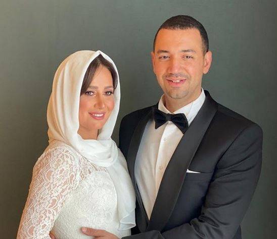 حلا شيحة تعبّر عن فرحها وتعلّق برقيّ على صور عقد قرانها