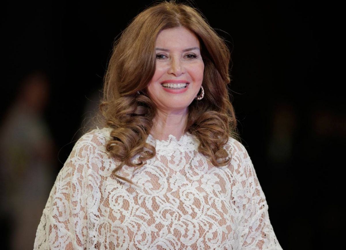 بالصورة – هل تعرفون والدة ميرفت أمين الاسكتلندية؟ لاحظوا الشبه الكبير بينهما