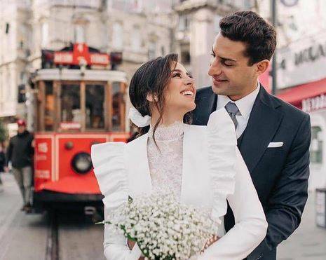 إبنة نجمة لبنانية تحتفل بزفافها بمفردها في تركيا... وهذه التفاصيل