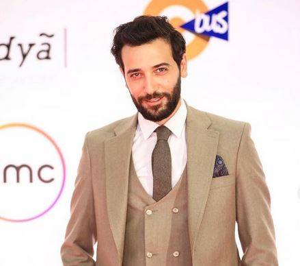 بالفيديو - مبادرة مميّزة... كريم قاسم يجمع النفايات للحفاظ على البيئة