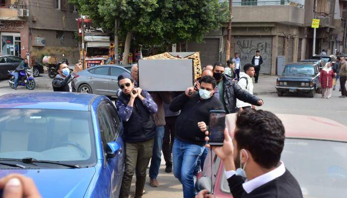 بالصور - تشييع جثمان أحلام الجريتلي وسط غياب النجوم