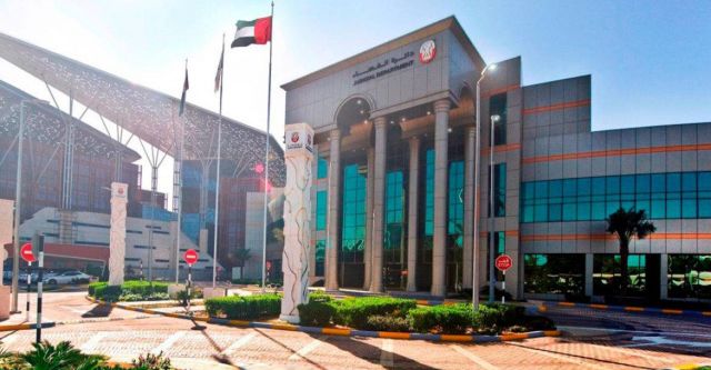 لعاب إمرأة يكلفها 5 آلاف دولار في الإمارات بسبب سلوكها!