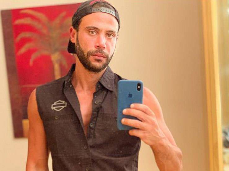 بالصور - لوك مختلف لمحمد إمام في مسلسله الجديد