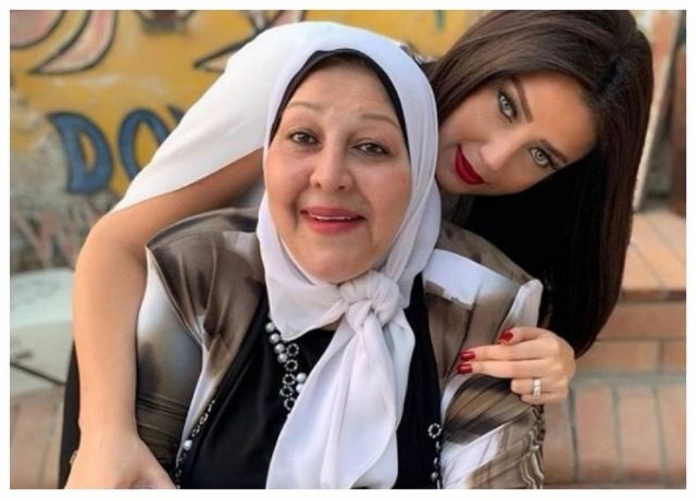 تدهور حالة والدة رضوى الشربيني ووضعها على جهاز تنفس