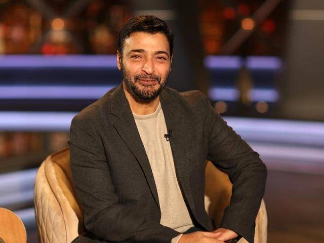 بالفيديو - إبنة حميد الشاعري تدخل عالم الغناء ووالدتها تعترض