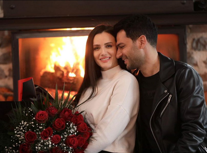 بعد تعرّضها للسخرية... مراد يلدريم يكشف عدد مرات إجهاض زوجته