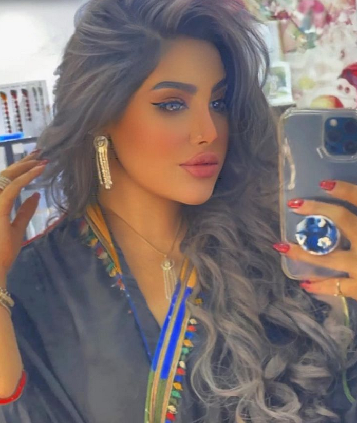 صورة من طفولة روزانا اليامي تعرّضها للسخرية... وتساؤلات عن طلاقها