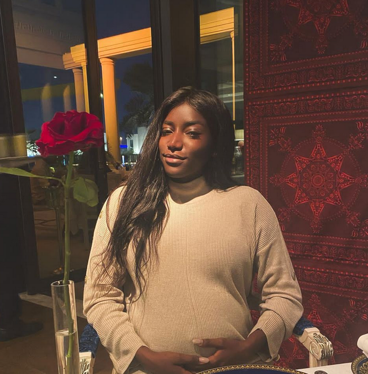 بالفيديو – عبير سندر تختار طريقة غريبة لولادة طفلها وتتعرّض لسخرية جارحة