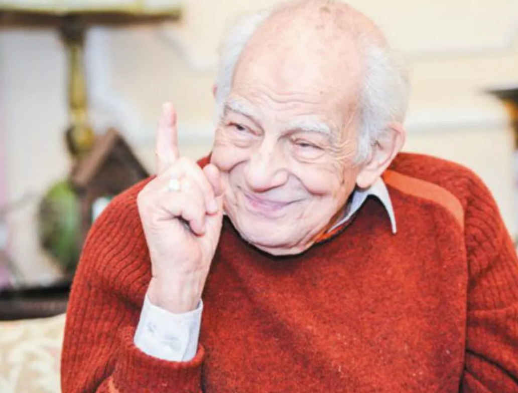 صور قديمة – شاهدوا كيف كان رشوان توفيق شاباً وسيماً