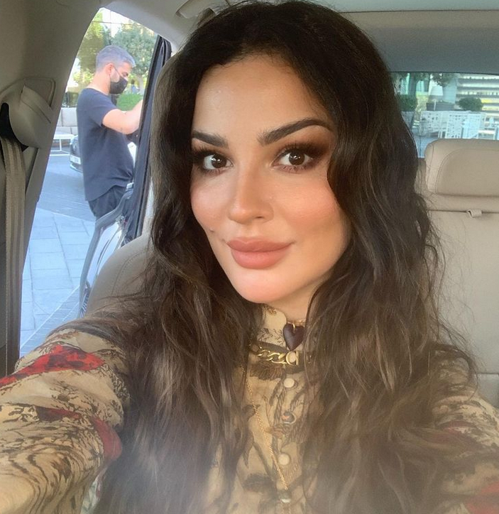 بالصور – شاهدوا كيف بدت نادين نسيب نجيم بالحجاب في 