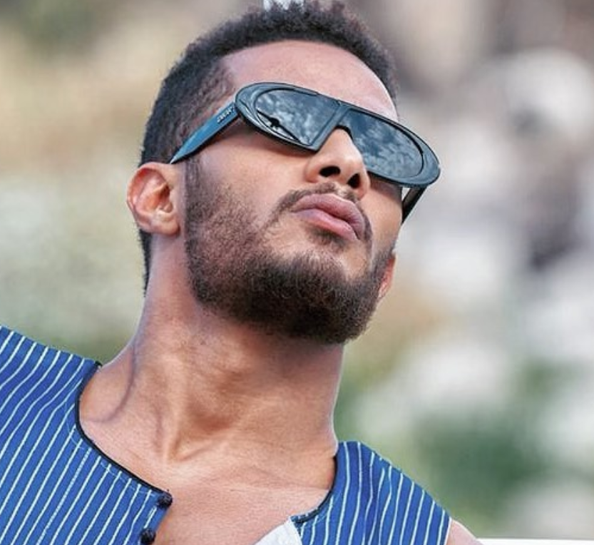 بالصورة – بعد السيارات... محمد رمضان يستعرض المال ويتعرض للهجوم