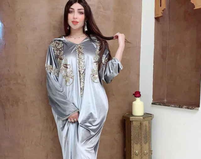 بالفيديو – ابنة دنيا بطمة بالمكياج الكامل تصبح نسخة عنها... والانتقادات جارحة