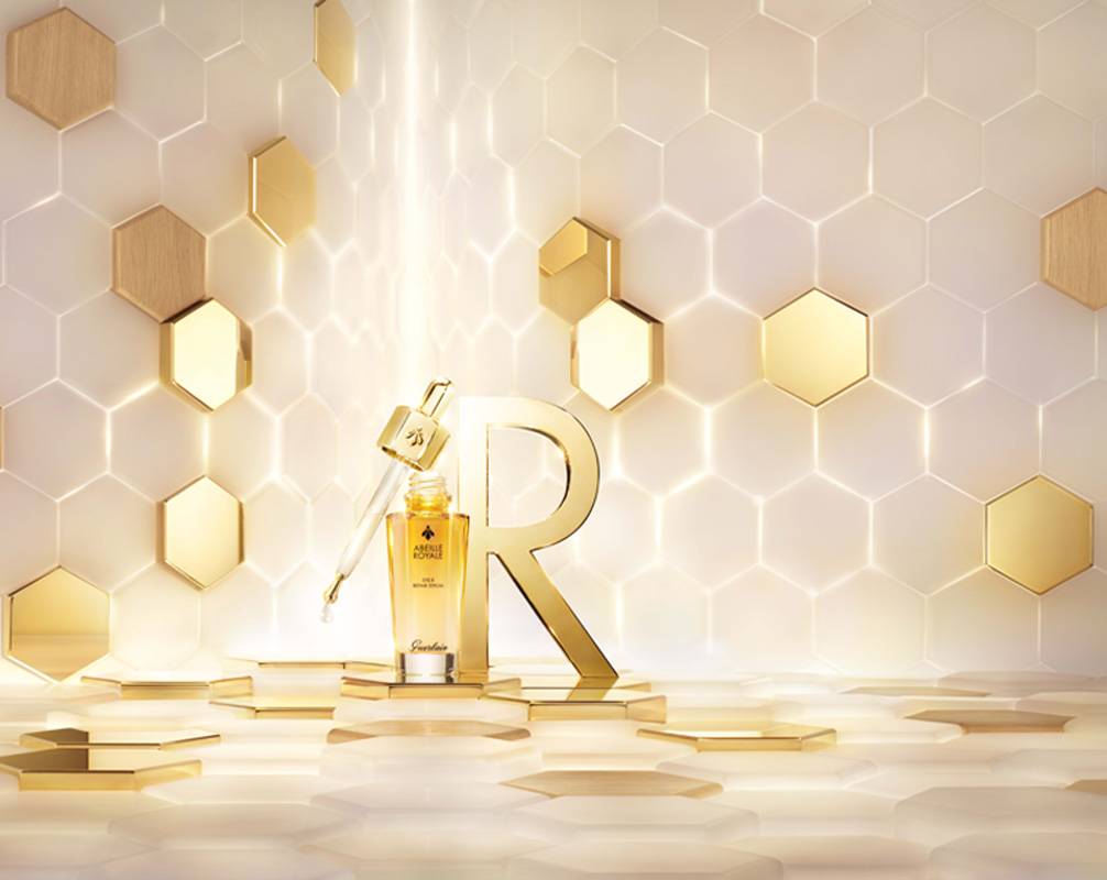 أعيدي الشباب إلى عينيك مع سيروم إصلاح محيط العين 
