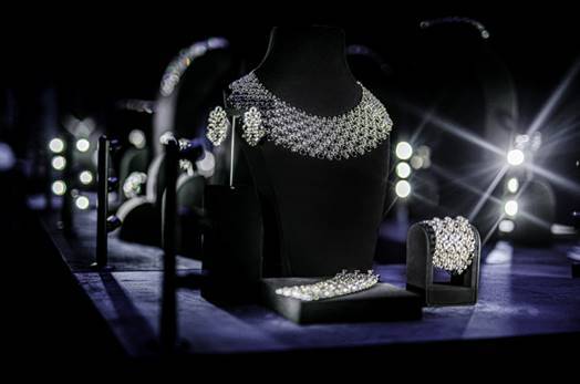 لويس فويتون تعرض قطع مجوهراتها الأرقى في دبي مول