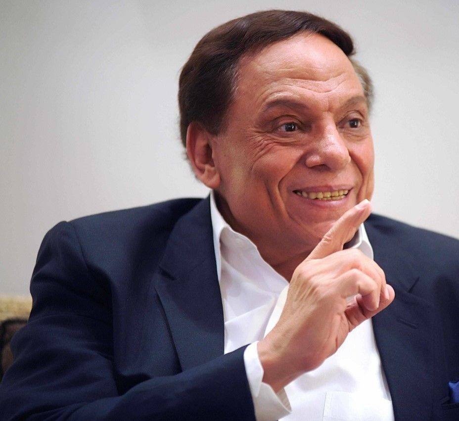 بالفيديو – ابن عادل إمام يكشف متى رأى والده ينهار ويبكي كما لم يبكِ من قبل