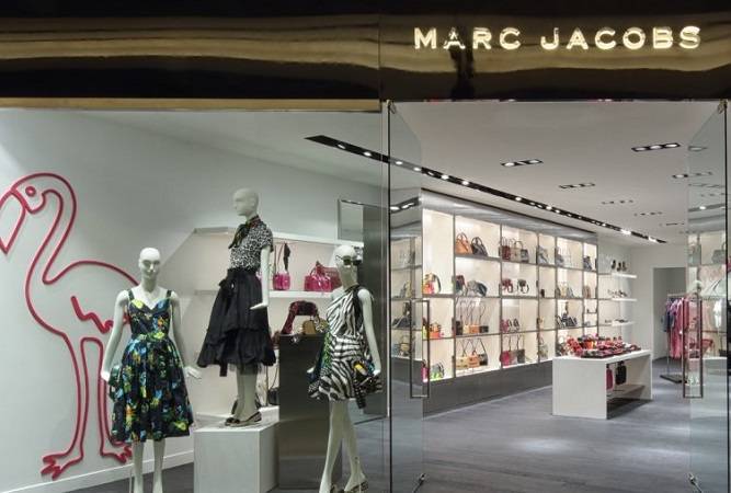 ابنة هذه النجمة العالمية وجه حملة Marc Jacobs لربيع 2021