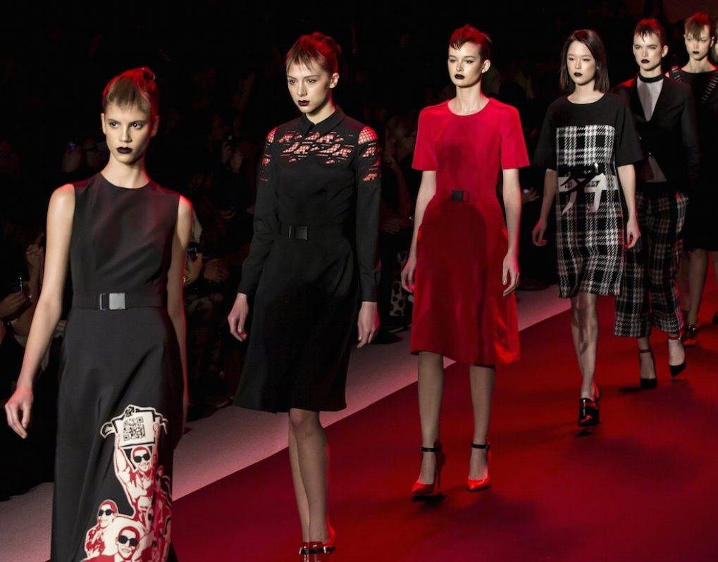 أسبوع الموضة في باريس... ارتباك الغياب والتأجيل مستمر